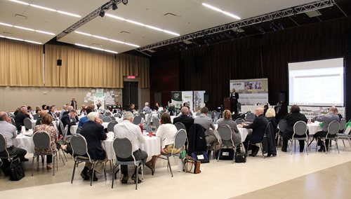 Des délégués de la 27e conférence annuel de l'Association française des municipalités de l'Ontario